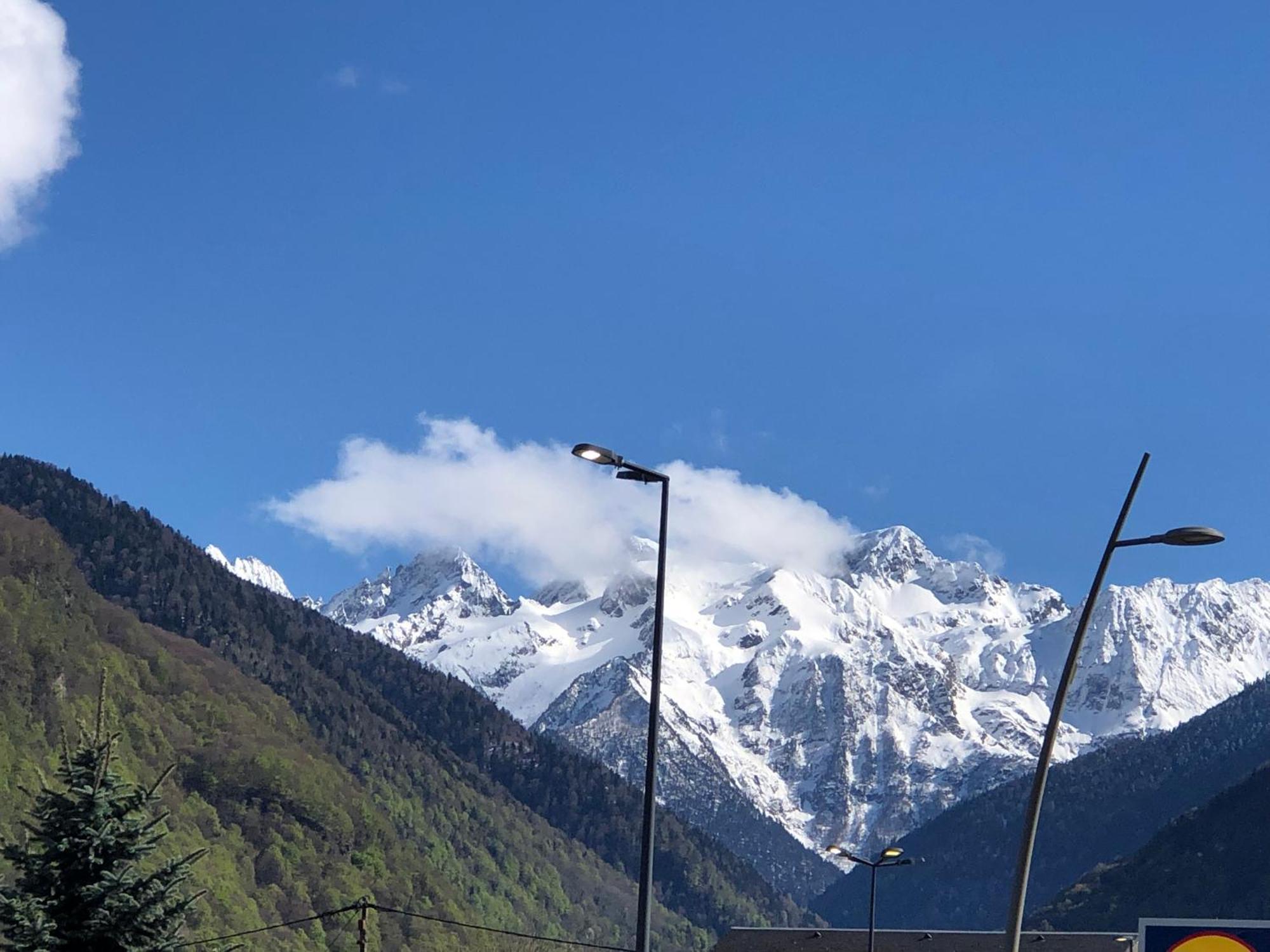 Appart T 3 Bagneres-De-Luchon Vue Montagne - Piscine Mi Juin المظهر الخارجي الصورة